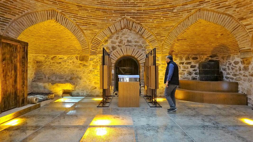 Anadolu'nun ilk umumi tuvaleti 'Sık Dişini Helası' isminin arkasındaki ilginç gerçek! 13